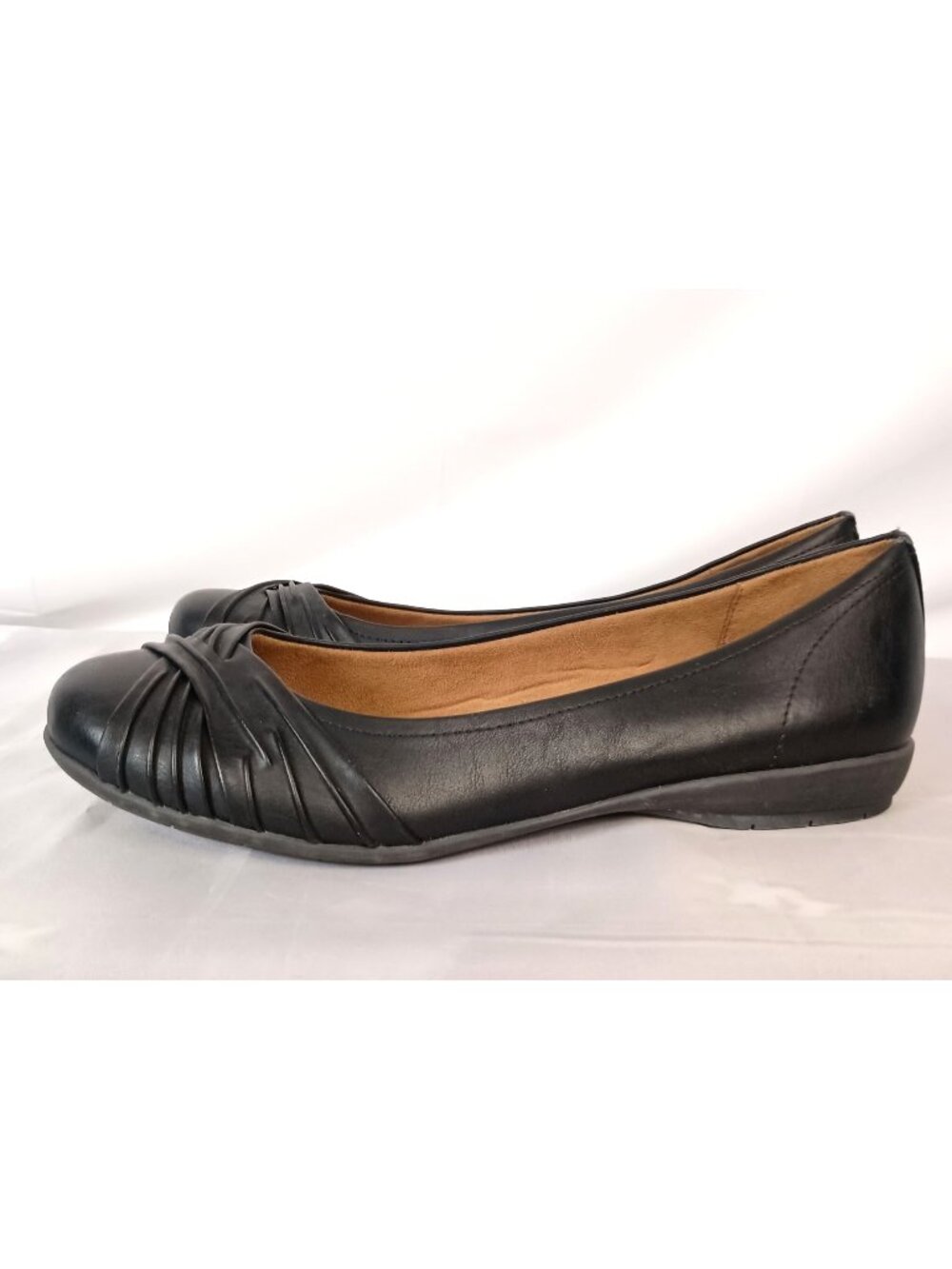 Natural Soul by Naturalizer Black Twisted Toe Ballet Flats - Size 10